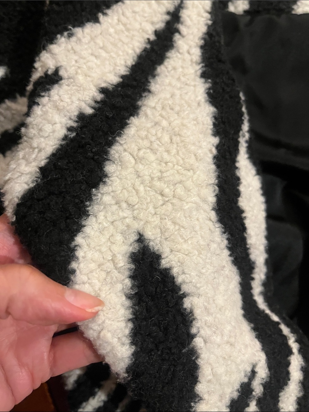 Anthropologie Hutch Zebra Print Sherpa Teddy Long Coat Black, off-white. Size S - Picture 8 of 9